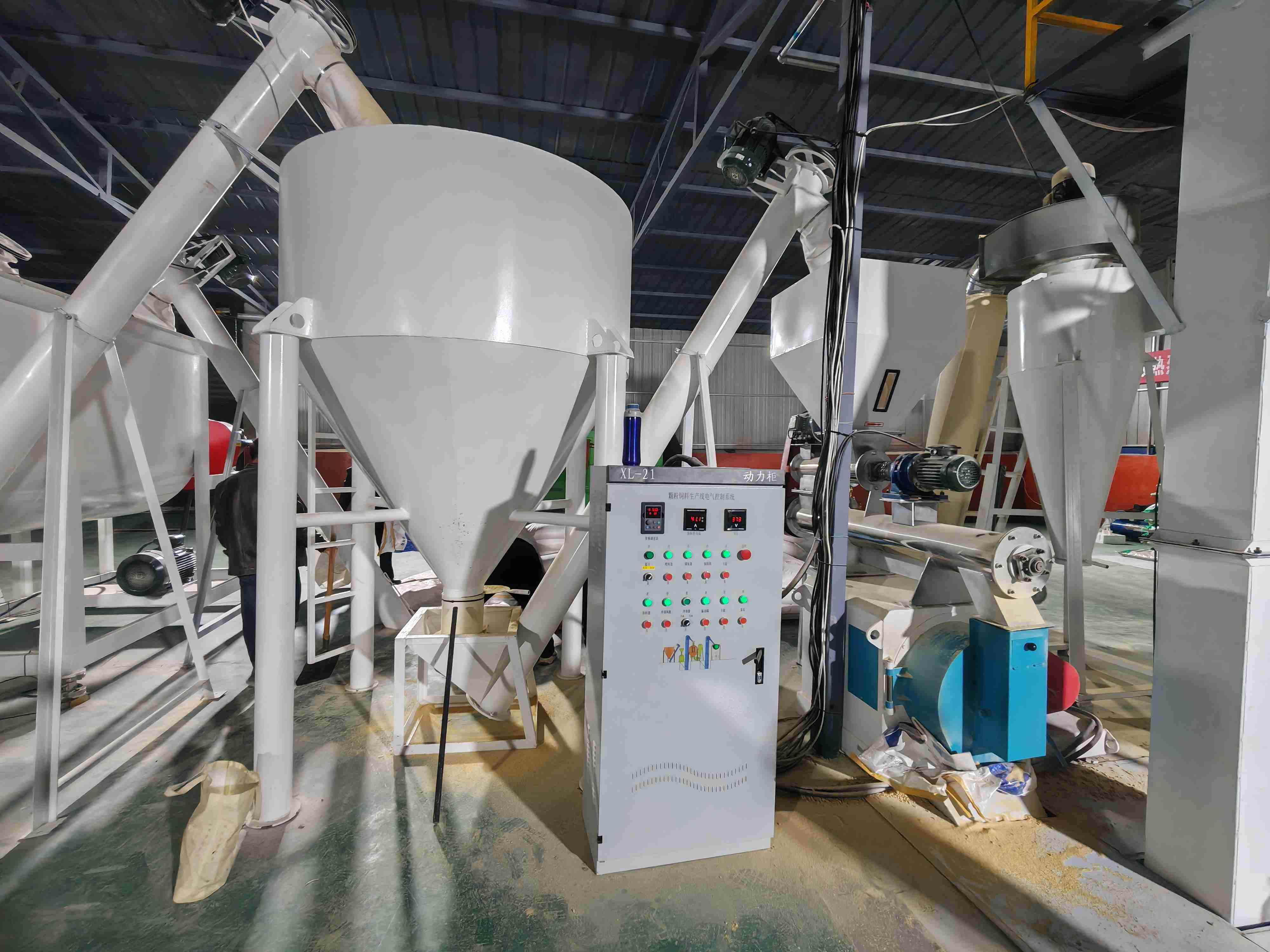 全自动大型饲料生产线 高效精准的现代化生产体系